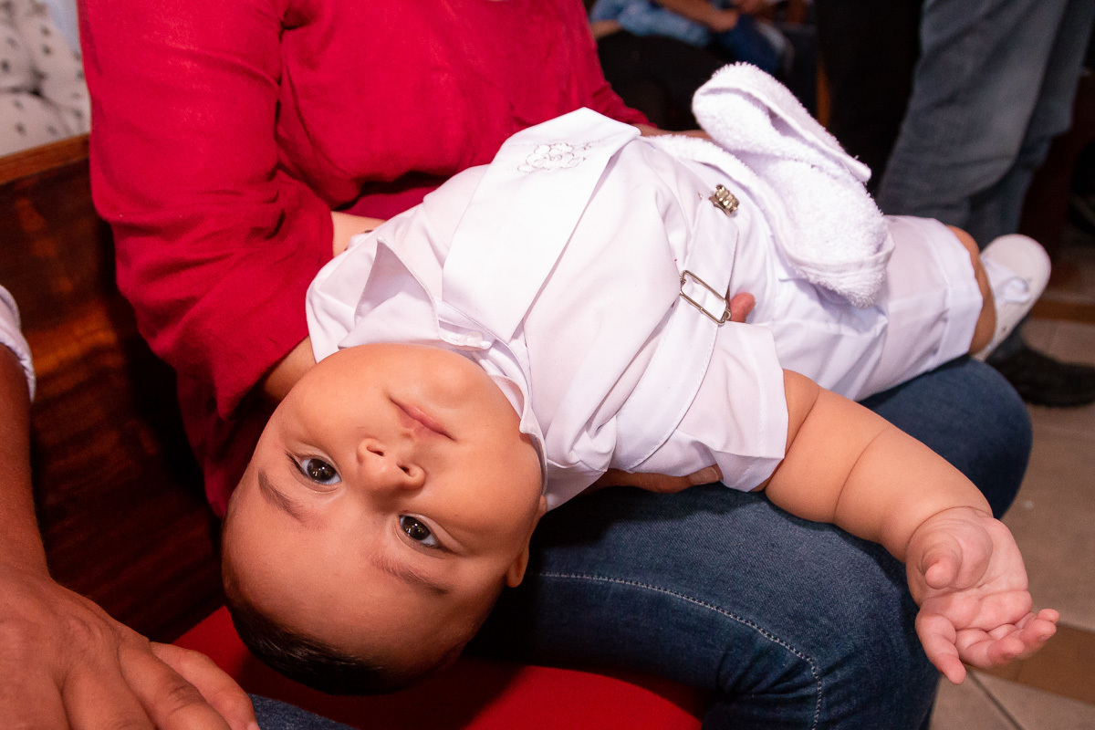 cerimonia de batismo na cidade de Pindamonhangaba