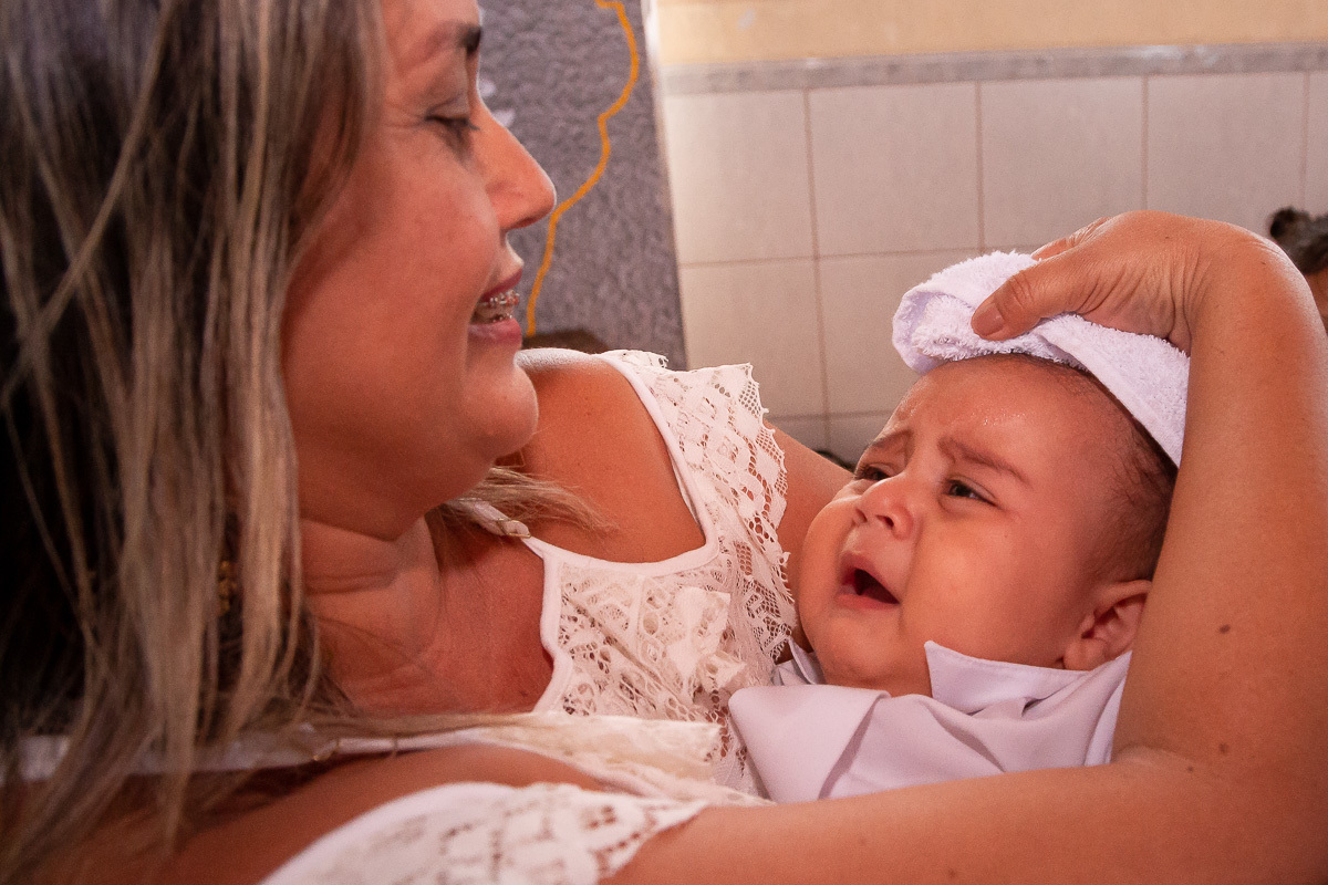 cerimonia de batismo na cidade de Pindamonhangaba