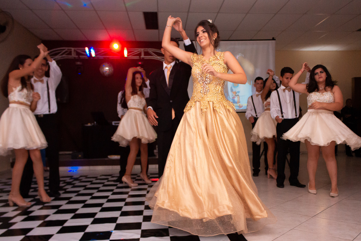 cerimonia de 15 anos e festa de 15 anos no festa do Recanto Três Irmãos em tremente 