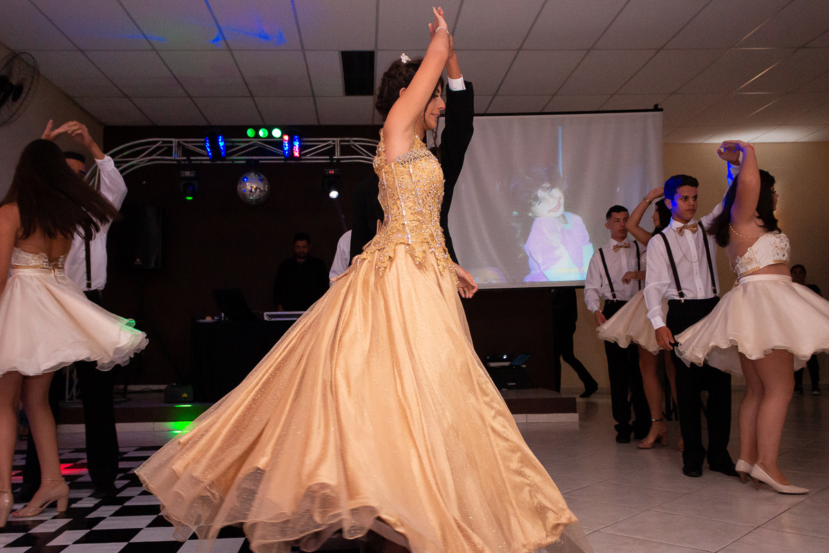 cerimonia de 15 anos e festa de 15 anos no festa do Recanto Três Irmãos em tremente 