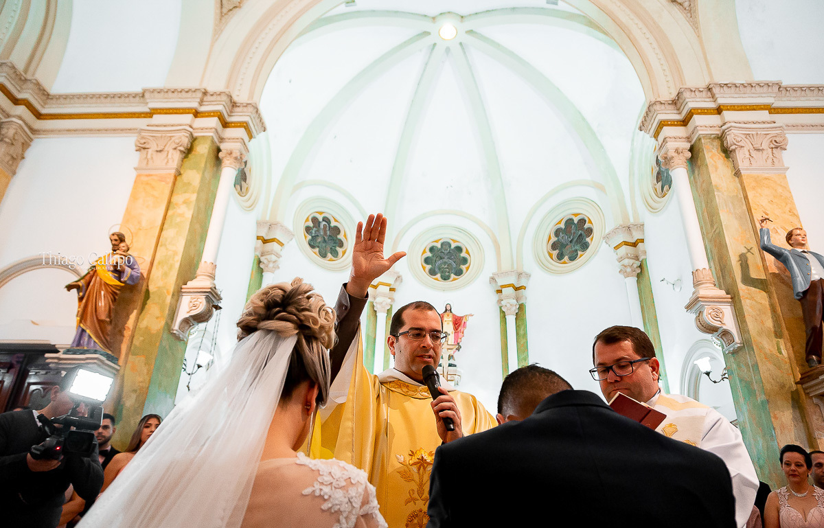 a bença do padre, casamento religioso na cidade de pinda na igreja salesianus, fotografo thiago callipo
