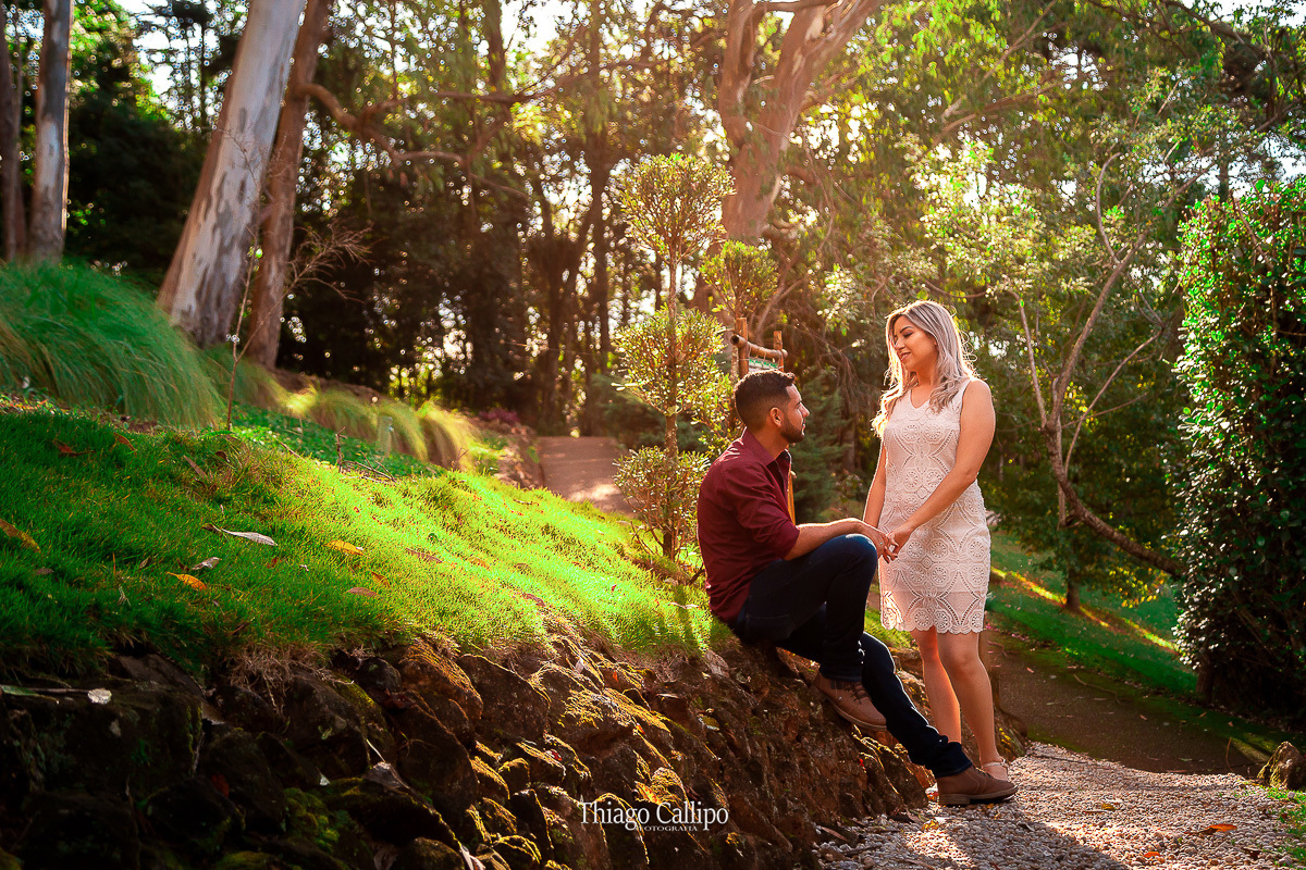 ensaio de casal no jardins dos pinhaes em santo antonio, fotografo de casamento thiago callipo