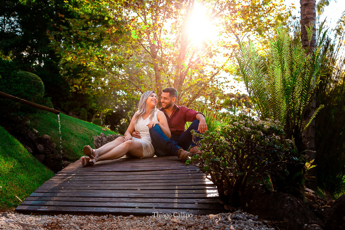 ensaio de casal no jardins dos pinhaes em santo antonio, fotografo de casamento thiago callipo