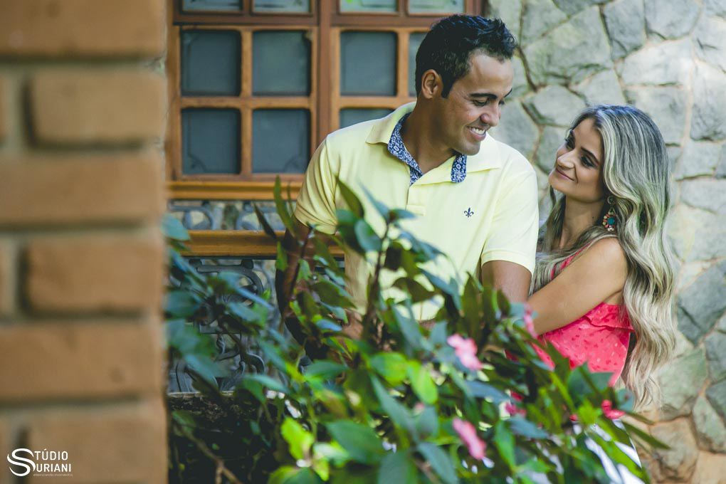 abraço apertado no ensaio fotografico