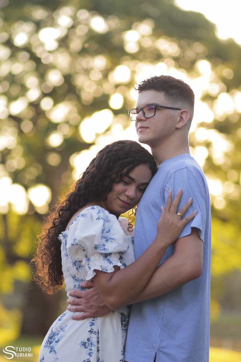 Poses para fotos de ensaio pré casamento 