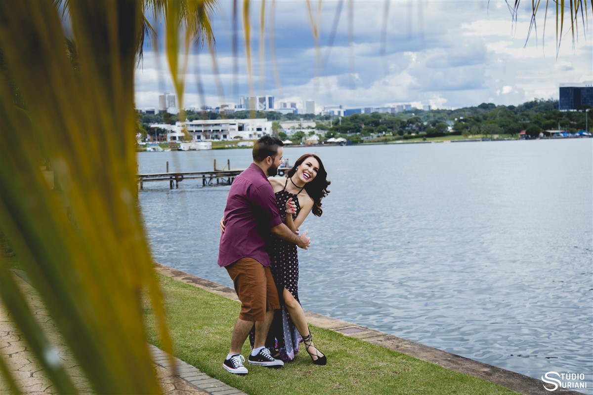 brincando de jogar a noiva na agua no lago paranoa