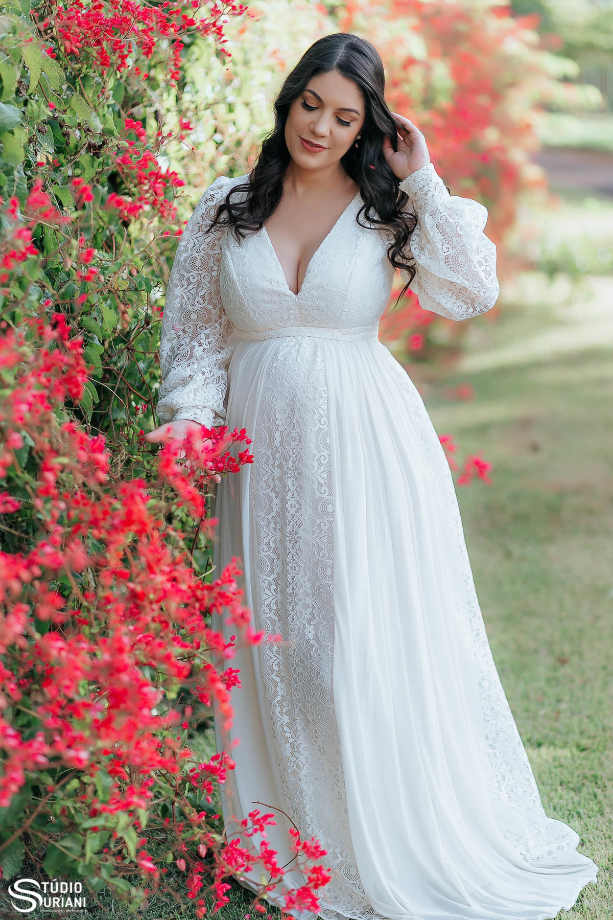 Foto delicada de gestante em ensaio de fotos em Uberlãndia