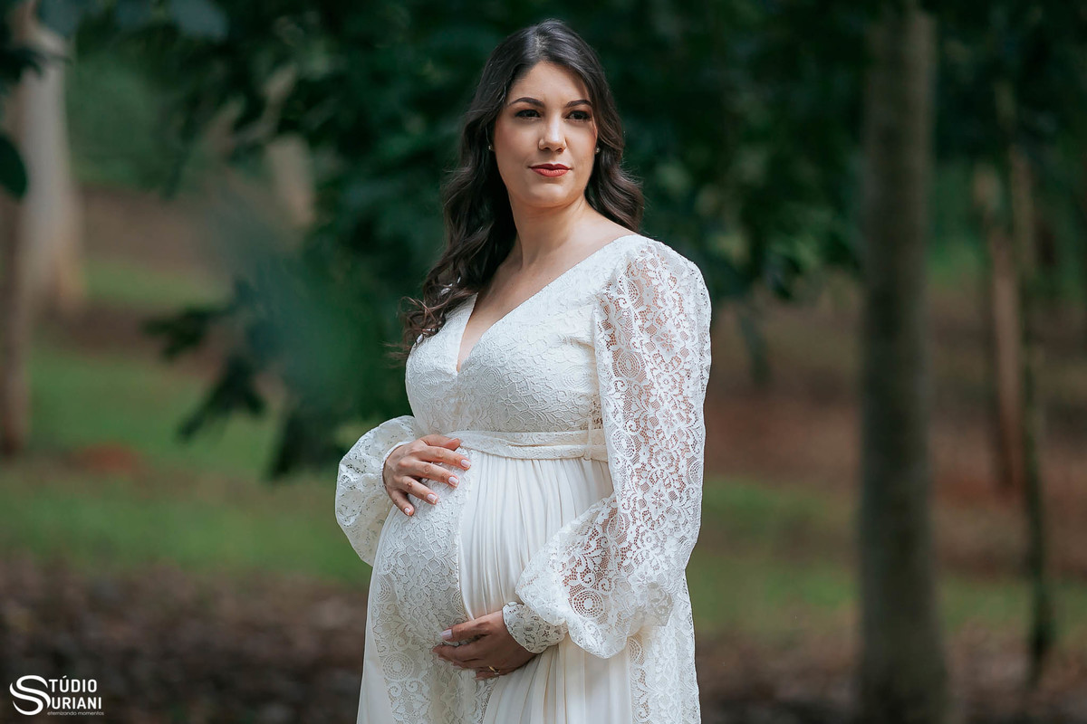 Ensaio gestante com barriga linda com vestido longo