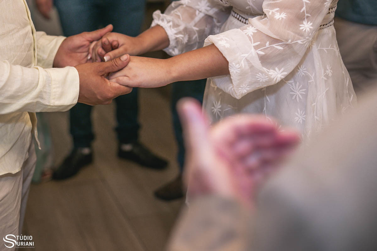 Posição das mãos em casamento