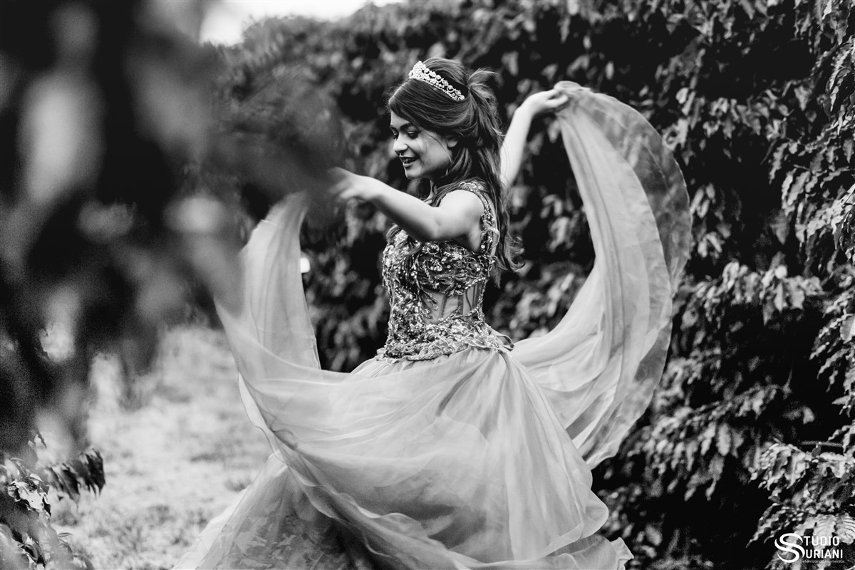 foto preto e branco fotografo book 15 anos