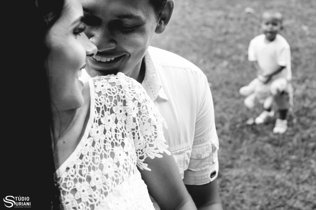 papai e mamãe fazendo ensaio para casar em canapolis