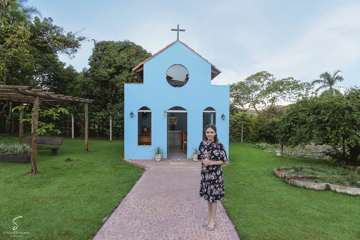 jovem faz fotos em capela no condomínio Eldorado em Uberlândia  Morada do Sol 