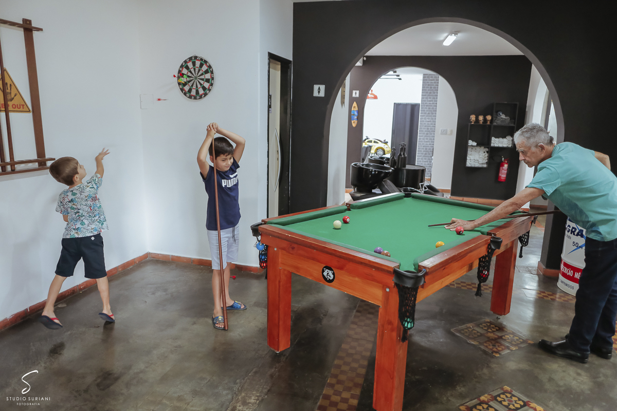 Bilha, sinuca e dardo no salão Leão carneiro para noivos padrinhos e convidados no noivo brincarem bar 