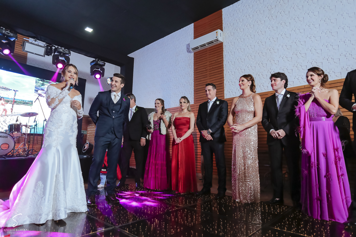 Noiva agradecendo Brinde dos noivos 