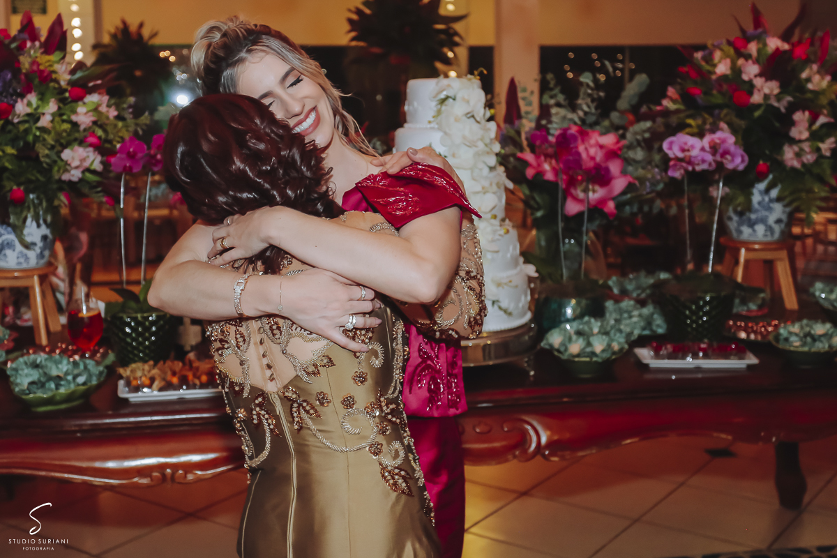 Abraço irmã do noivo 