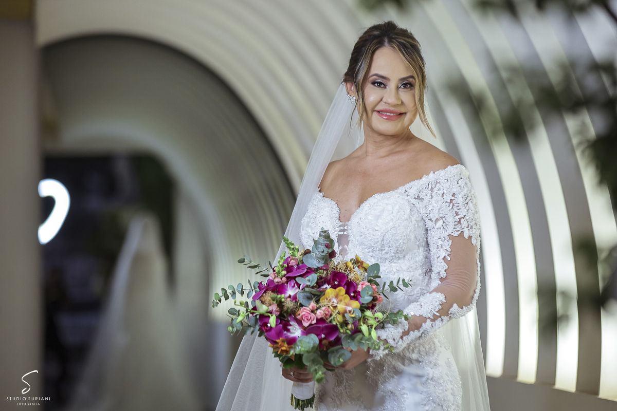 Lindo ramalhete de flores para casamento em Uberlândia com flores coloridas e diferentes 