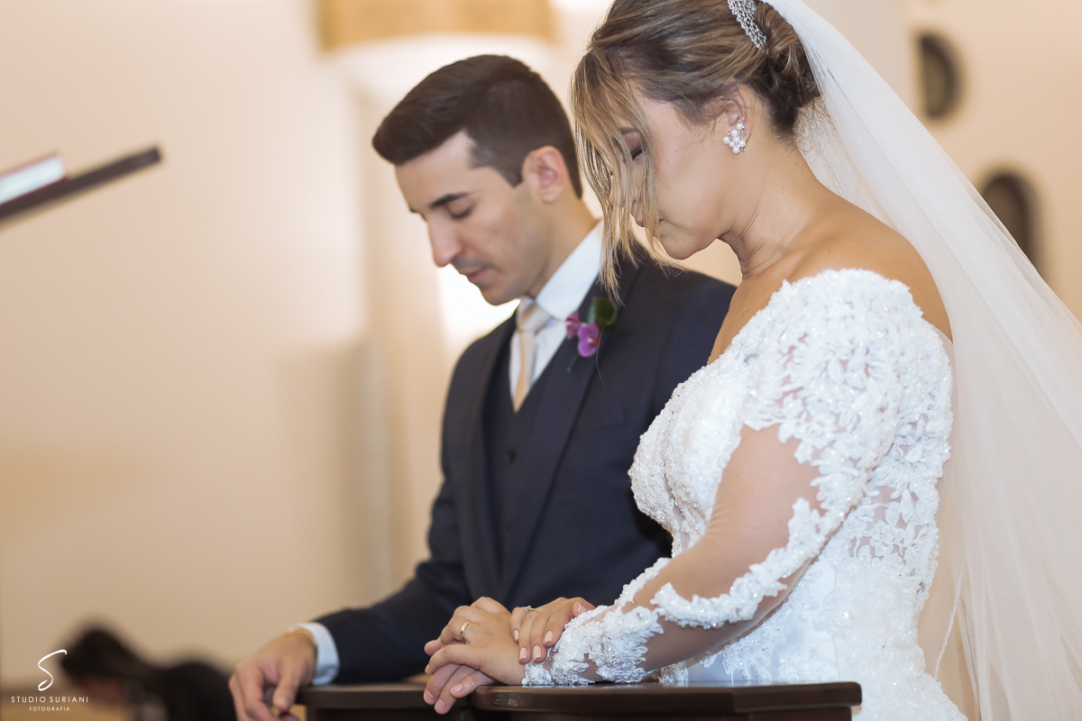 Oração de Joelhos diante de Jesus 