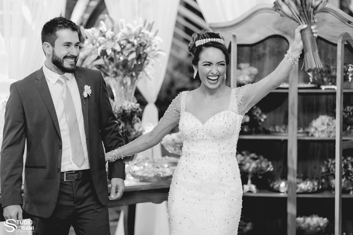 entrada dos noivos na recepção