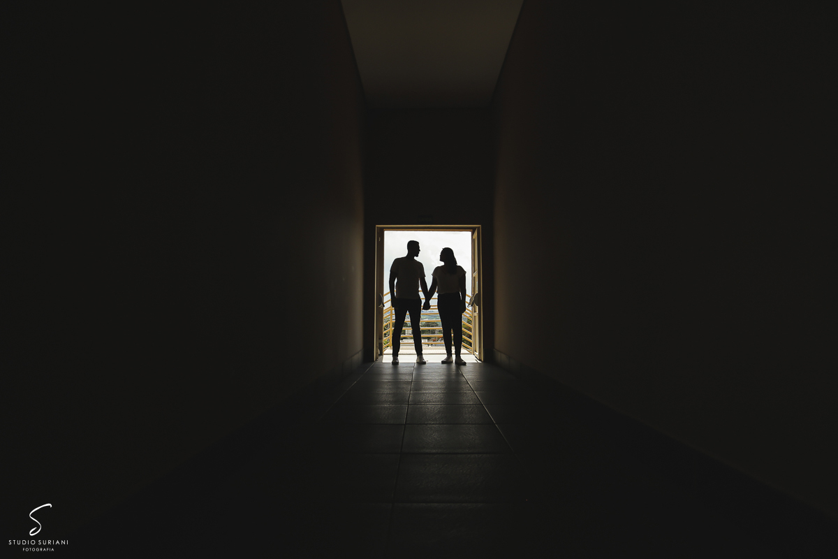 Ensaio pré wedding no pátio vinhedos em Uberlândia