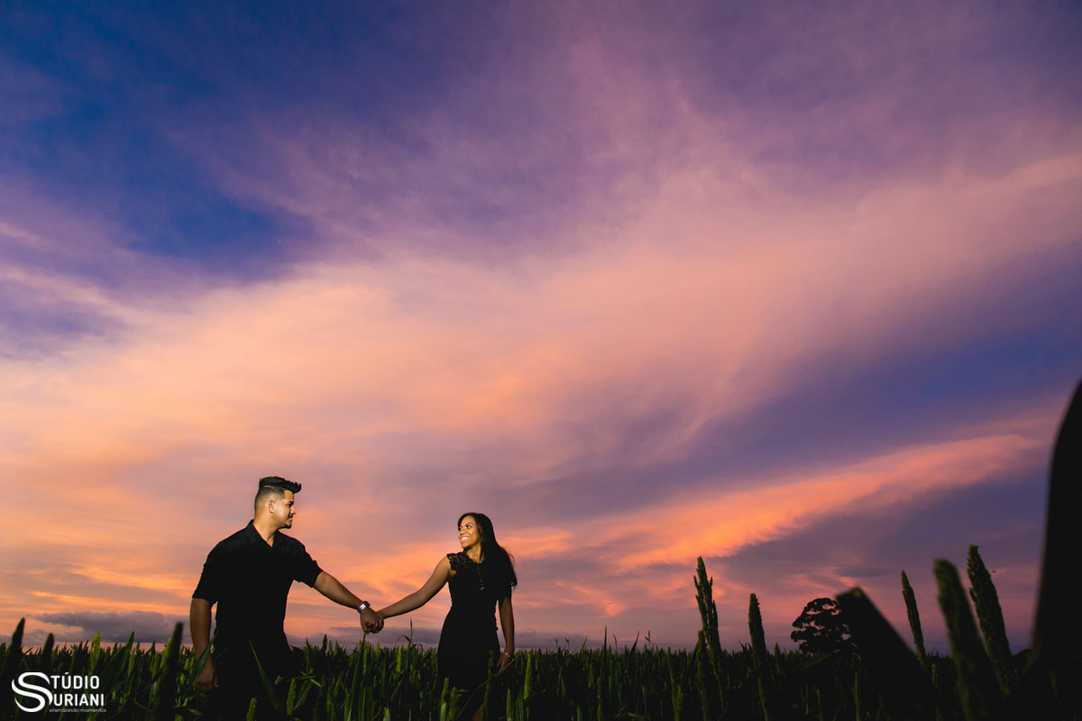 looks para ensaio fotografico com céu maravilhoso