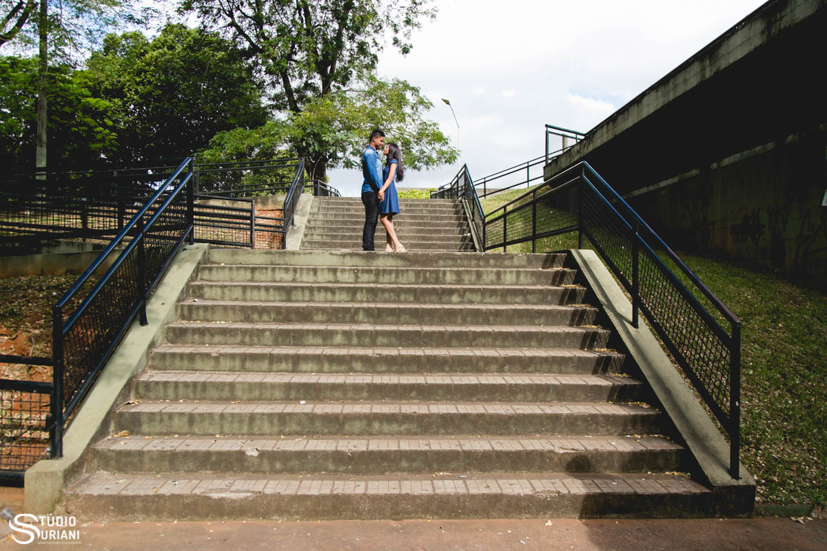 ensaio externo em escadaria