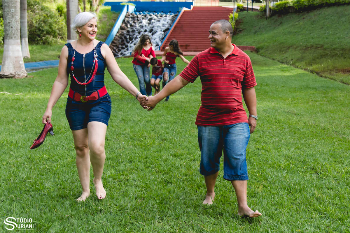 se divertindo com a familia