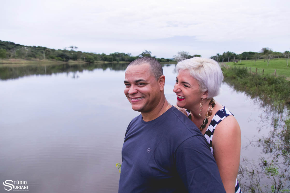 alegria do casal realizando seu sonho de se casarem