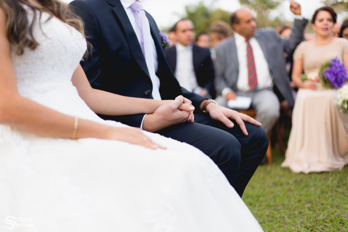 de mãos dadas do altar