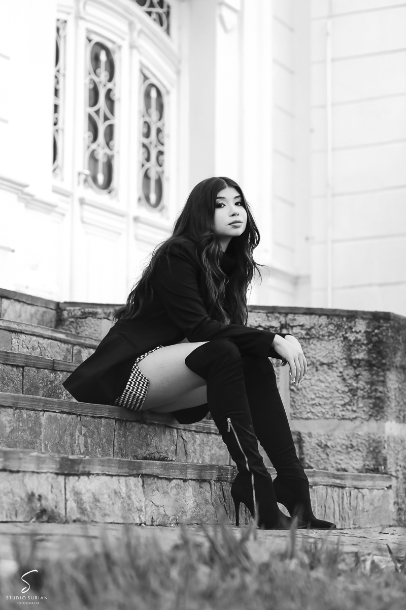 Fotografia preto e branca em ensaio debutante de Uberlândia 