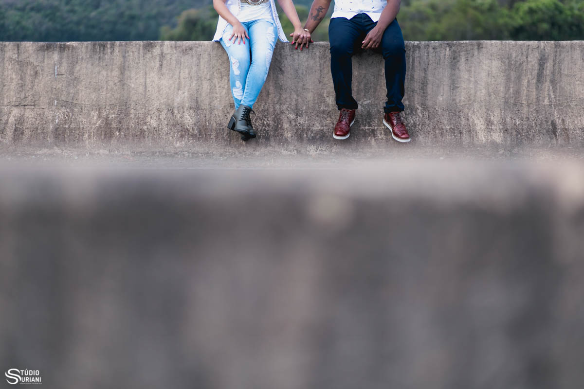 fotografo de casamento fazendo ensaio na estrada do pal furado em uberlandia