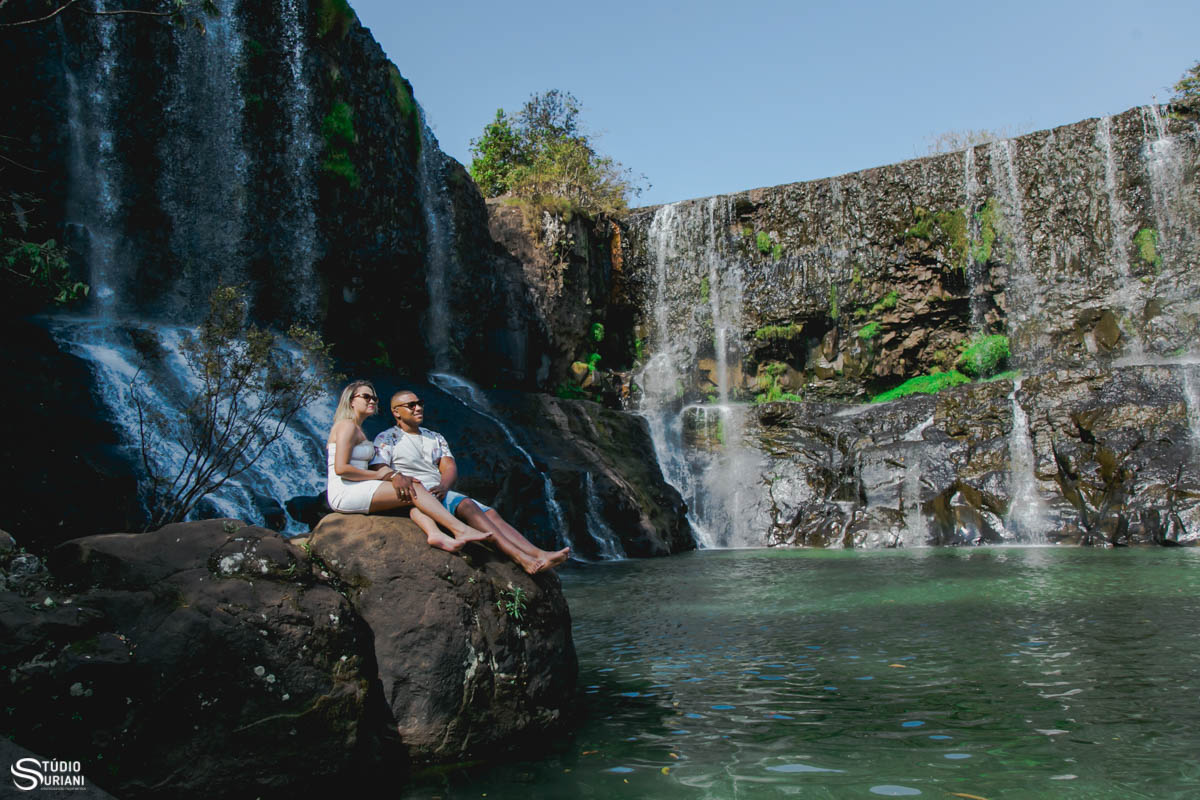 ensaio na cachoeira do sucupira em uberlandia
