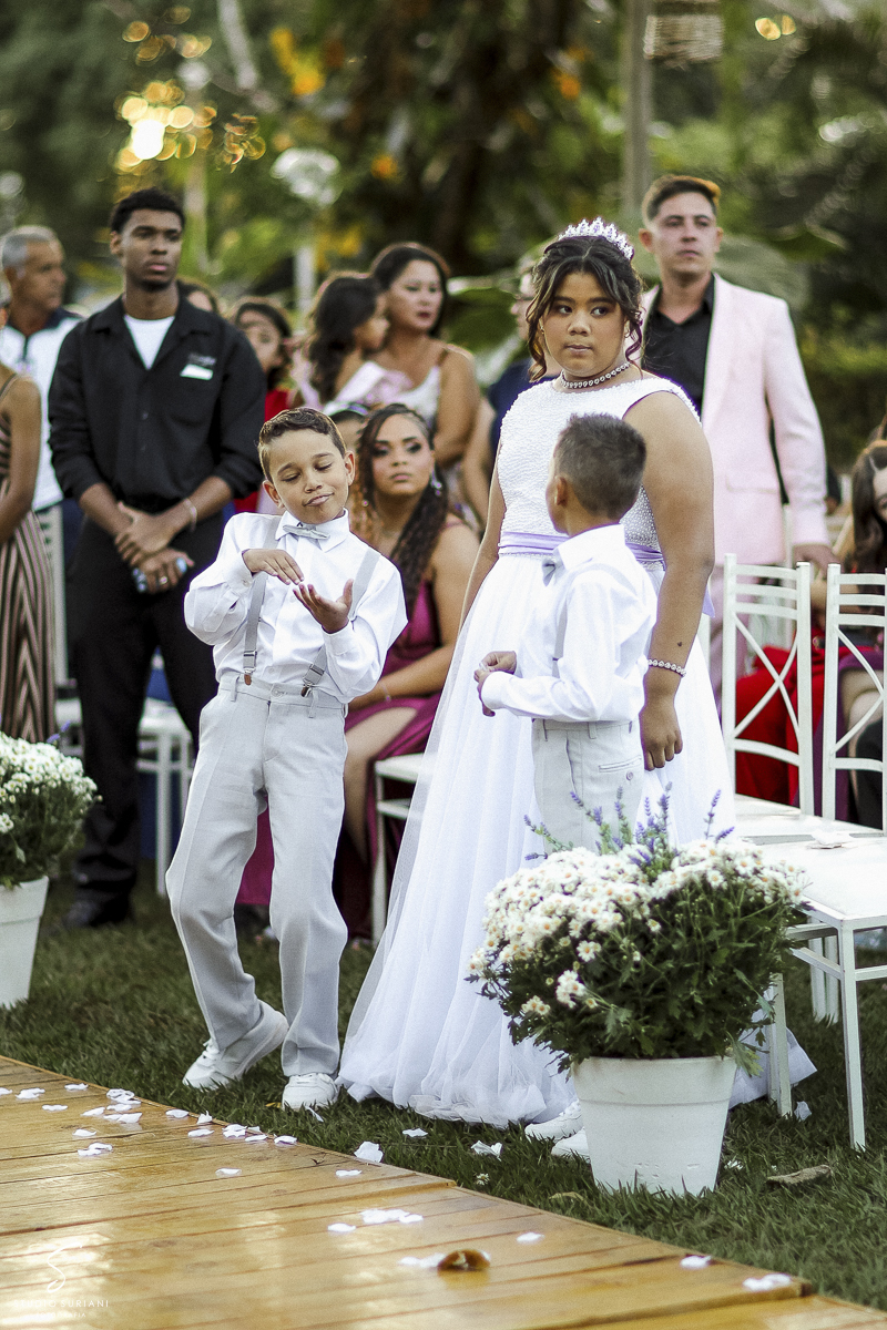 Casamento-católico-Araguari-Uberlândia-Uberaba-Monte-Alegre-Ituiutaba-Itumbiara-Prata-Centralina-Consagrado-nossa-senhora-rito-tridentino-sacramento-matrimônio-celebração-missa-Vestido-Buque-decoração-restaurante-salão-Sapato-noiva-noivo-barvearia-foto