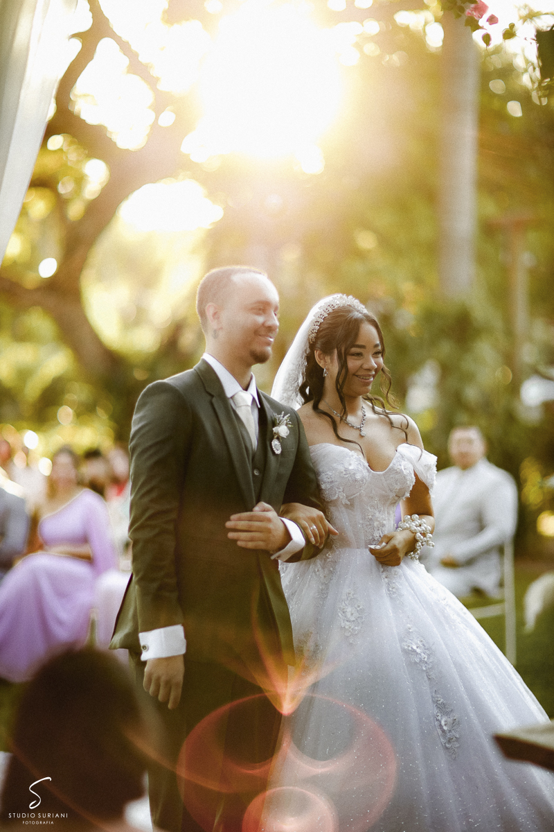 Casamento-católico-Araguari-Uberlândia-Uberaba-Monte-Alegre-Ituiutaba-Itumbiara-Prata-Centralina-Consagrado-nossa-senhora-rito-tridentino-sacramento-matrimônio-celebração-missa-Vestido-Buque-decoração-restaurante-salão-Sapato-noiva-noivo-barvearia-foto