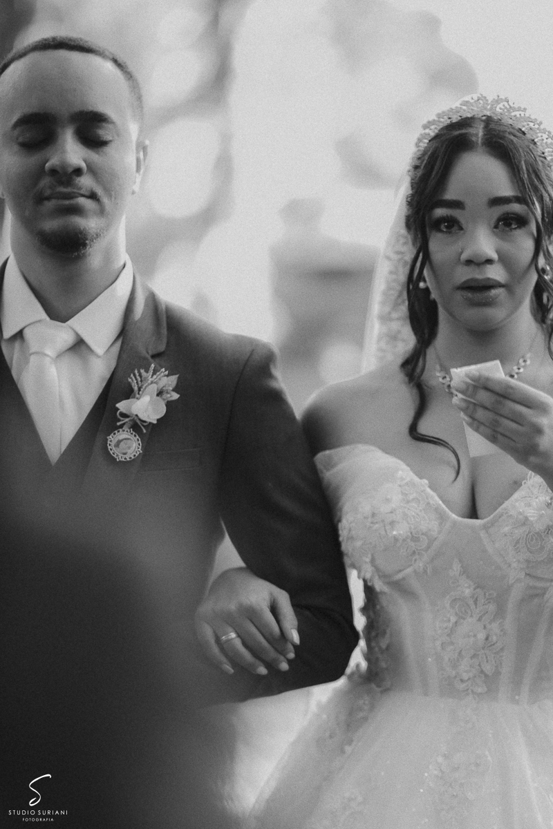 Casamento-católico-Araguari-Uberlândia-Uberaba-Monte-Alegre-Ituiutaba-Itumbiara-Prata-Centralina-Consagrado-nossa-senhora-rito-tridentino-sacramento-matrimônio-celebração-missa-Vestido-Buque-decoração-restaurante-salão-Sapato-noiva-noivo-barvearia-foto