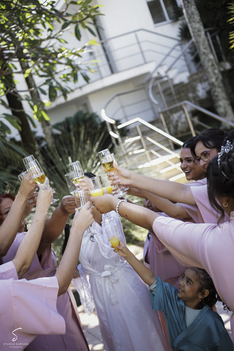 Casamento-católico-Araguari-Uberlândia-Uberaba-Monte-Alegre-Ituiutaba-Itumbiara-Prata-Centralina-Consagrado-nossa-senhora-rito-tridentino-sacramento-matrimônio-celebração-missa-Vestido-Buque-decoração-restaurante-salão-Sapato-noiva-noivo-barvearia-foto