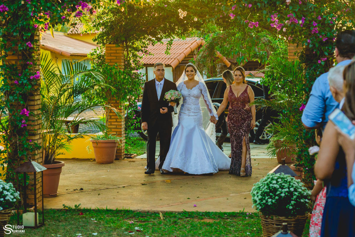 entrada da noiva com pai e mãe 
