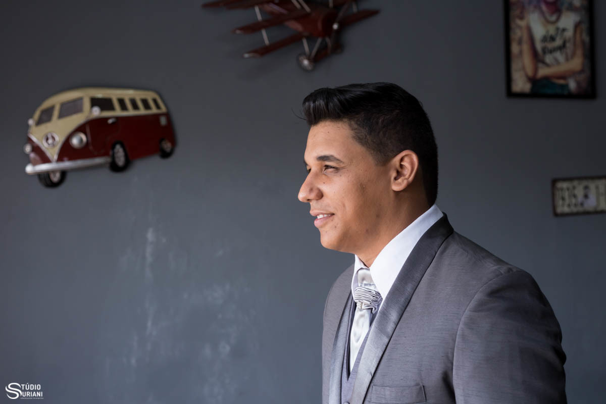 barbearia decorada para noivo se arrumar no dia do casamento 