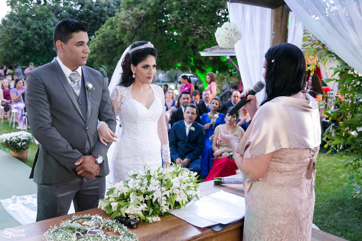 Pastora fazendo ao casamento em chácara em Uberlândia  