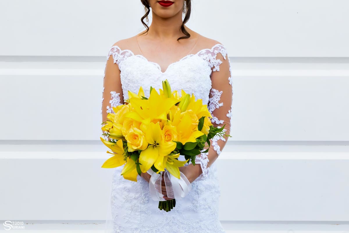 Fotógrafo de Uberlândia fotografando noiva em Canópolis - MG