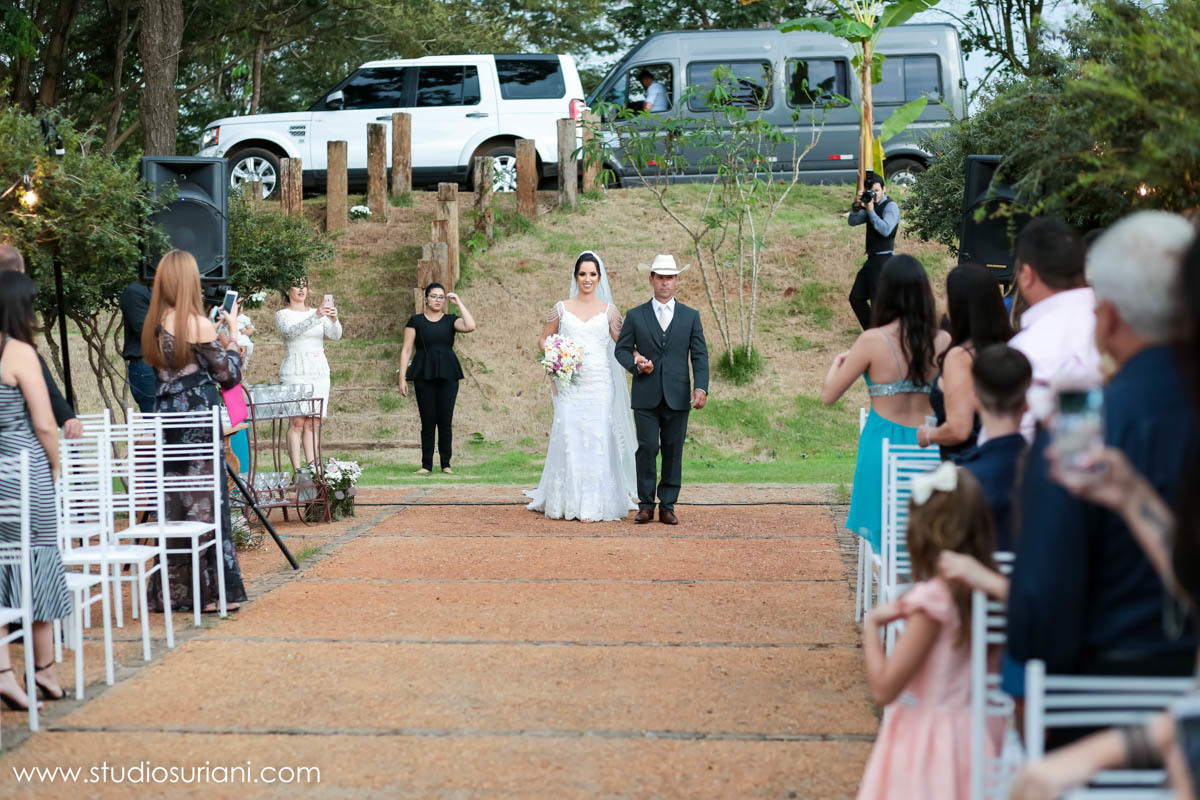 Entrada da noiva Vanessa 