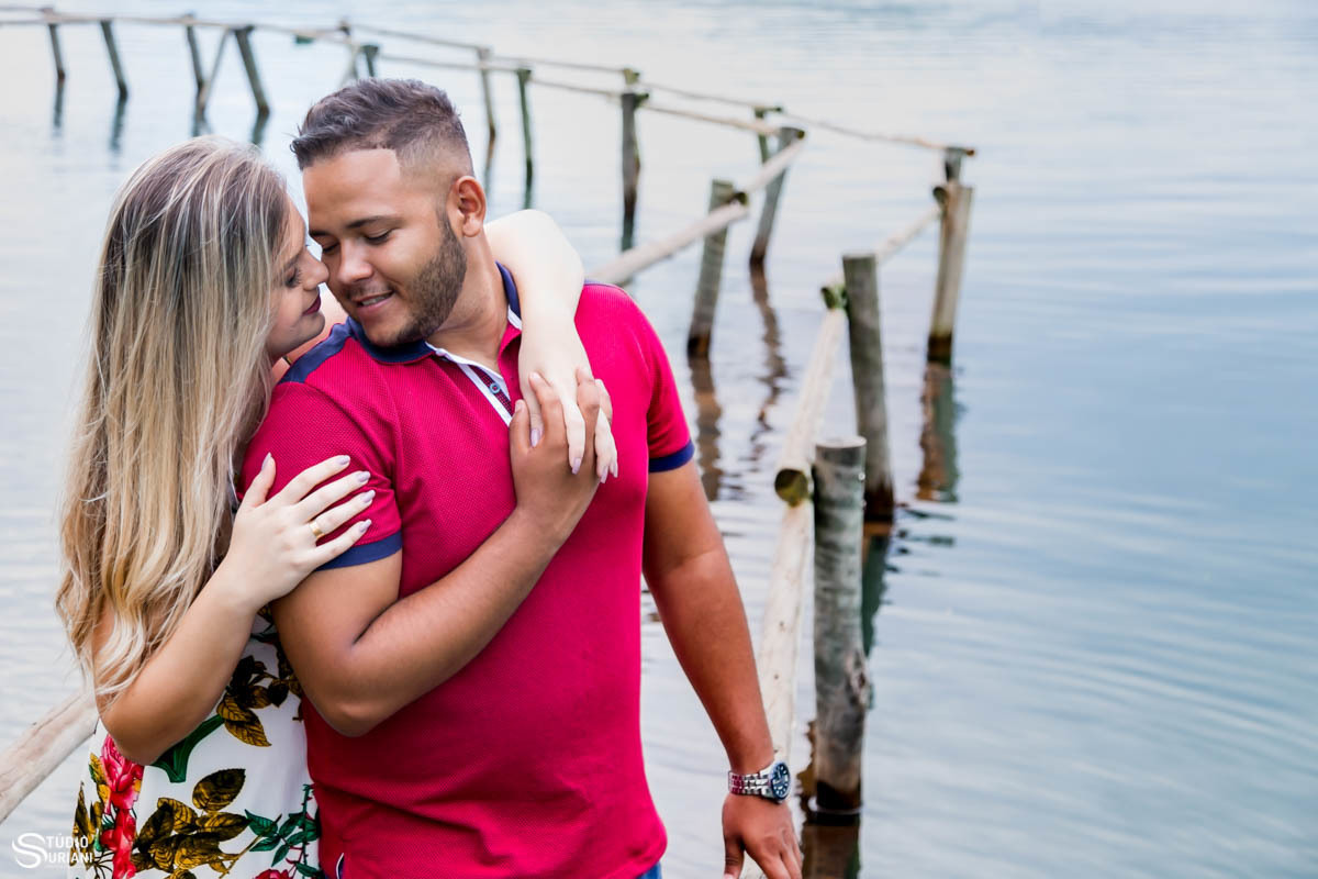 lindo ensaio cheio de amor na cessão pré casamento 
