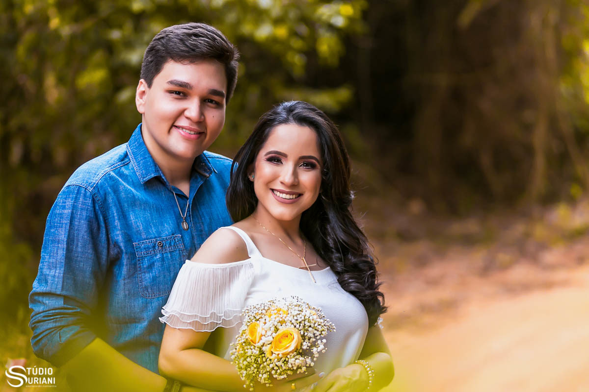 Buque para fotos pré- casamento com rosas amarelas 