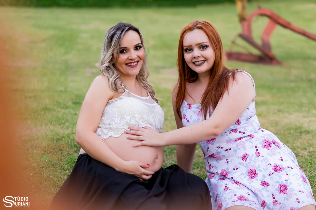 Ensaio filha mamãe e irmãzinho dentro da barriga 