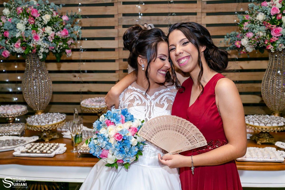 Cupido do casal fazendo foto com a amiga irma 