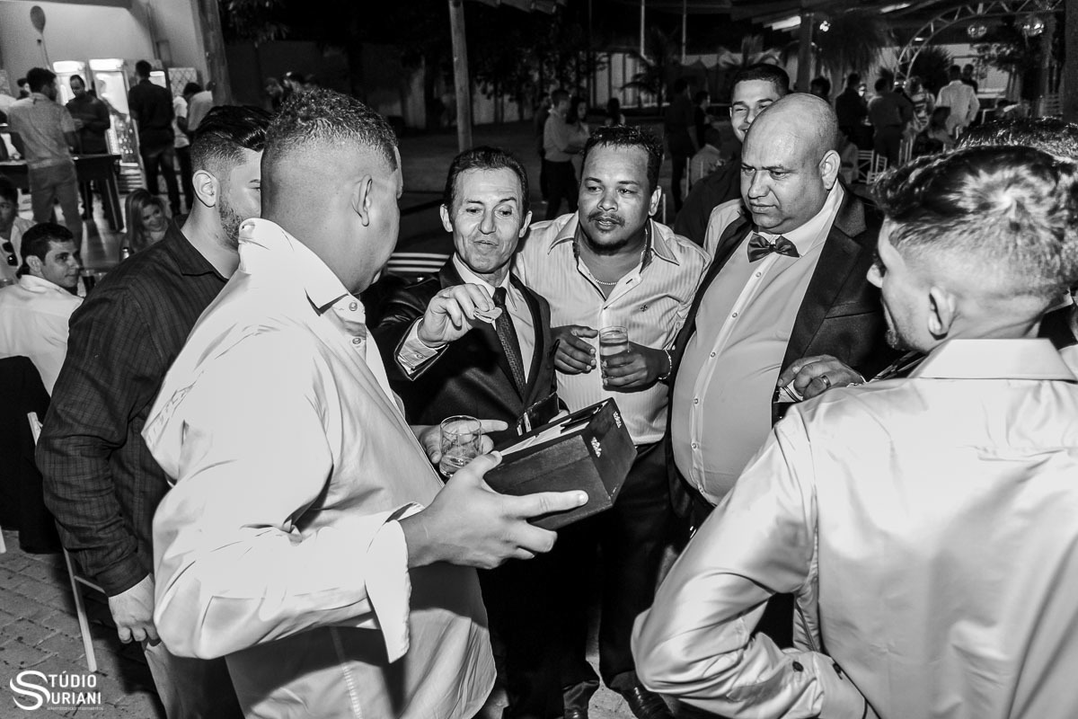 pai da noiva pagando o noivo 