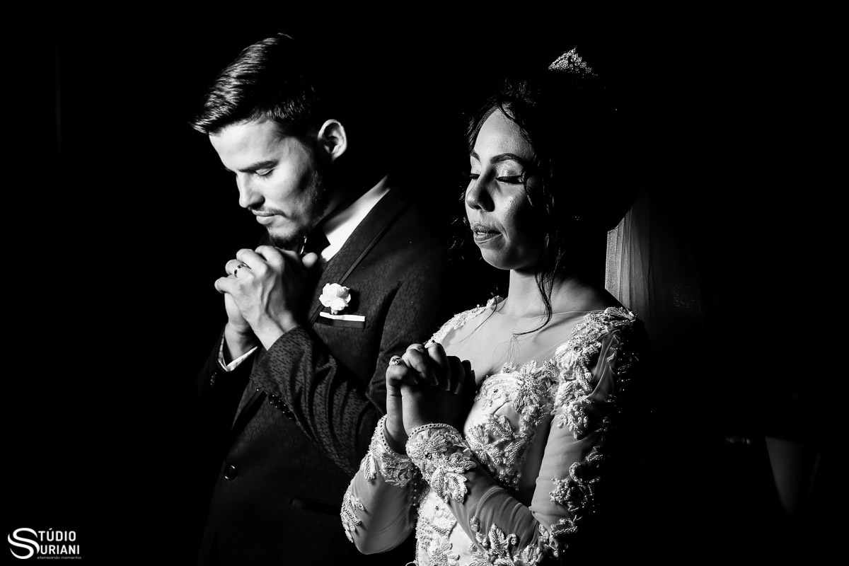 Momento de oração do noivos 