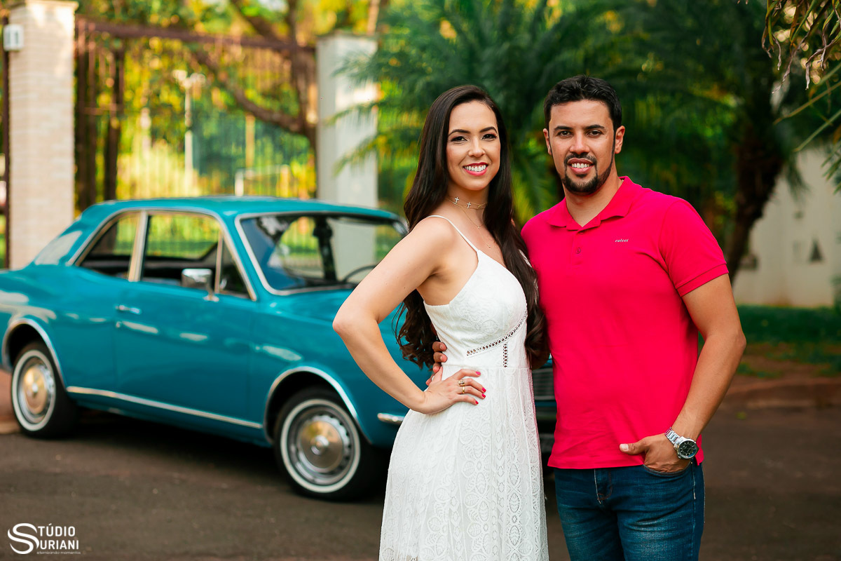 Noivo possui coleção de carros antigos é fotografado em Uberlândia 