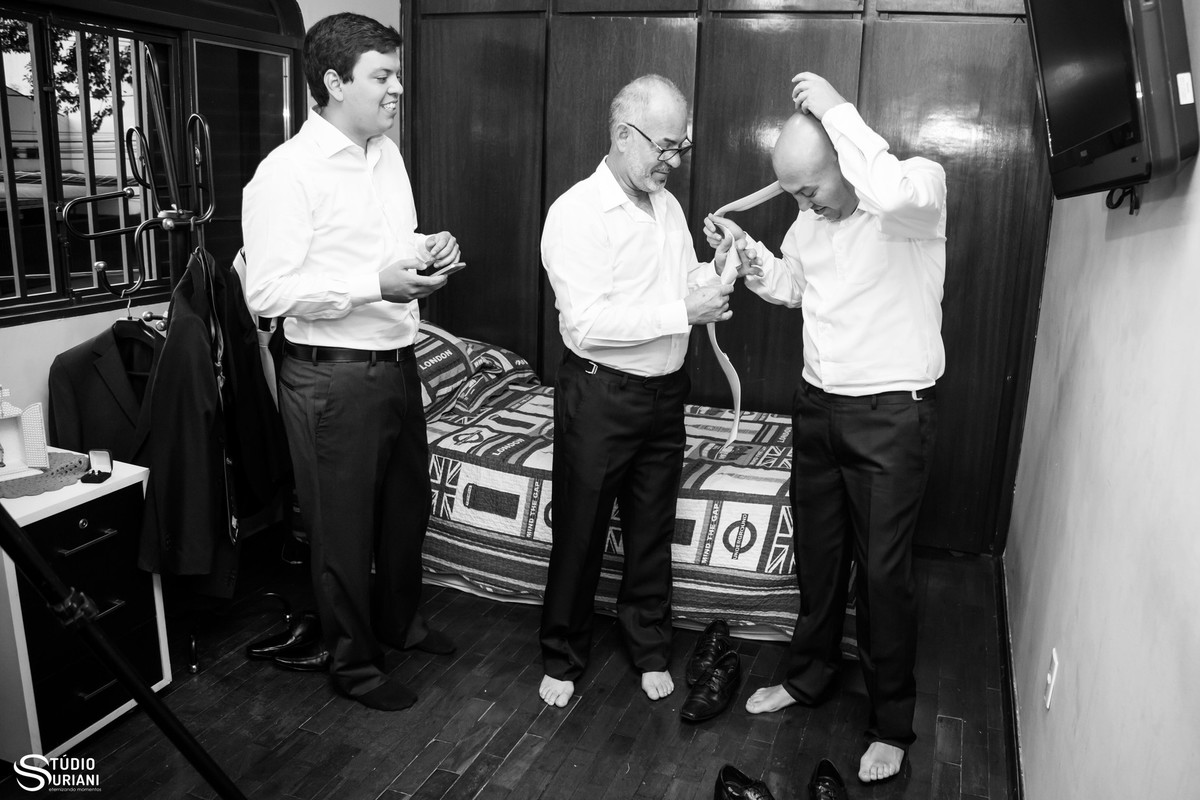 making of noivo com pai e irmão em casa engraçado e descontraido