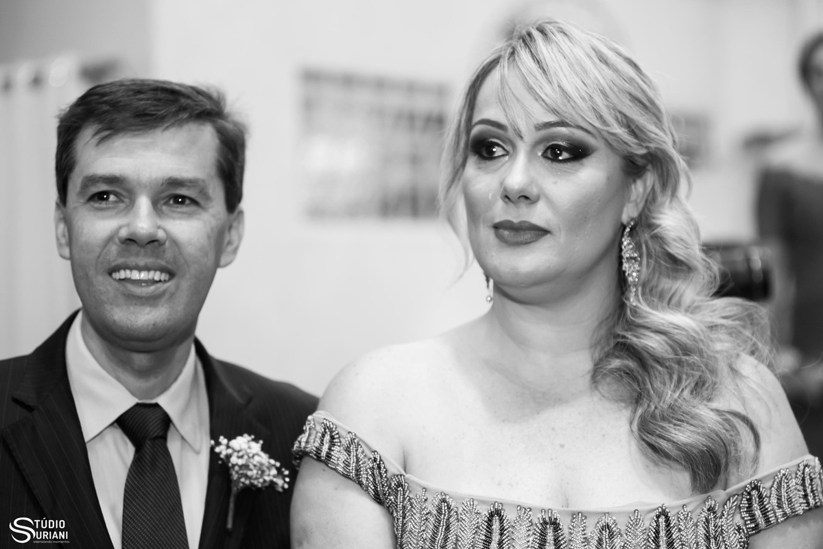 irmã da noiva chorando casamento emocionada