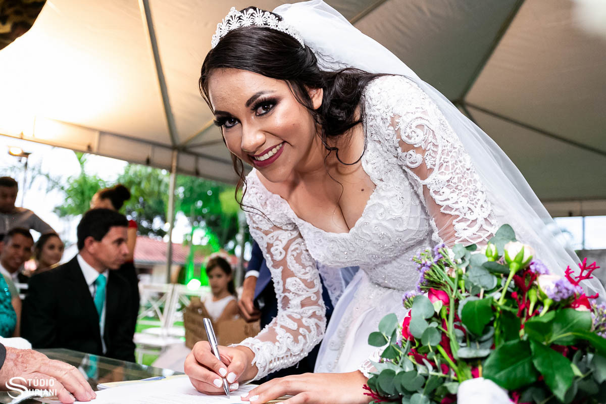 Fotógrafo de casamento em Uberlândia Criativo fotos noivo noiva e noivos engraçados aliança de wedding álbum quadro orçamento cerimonial 